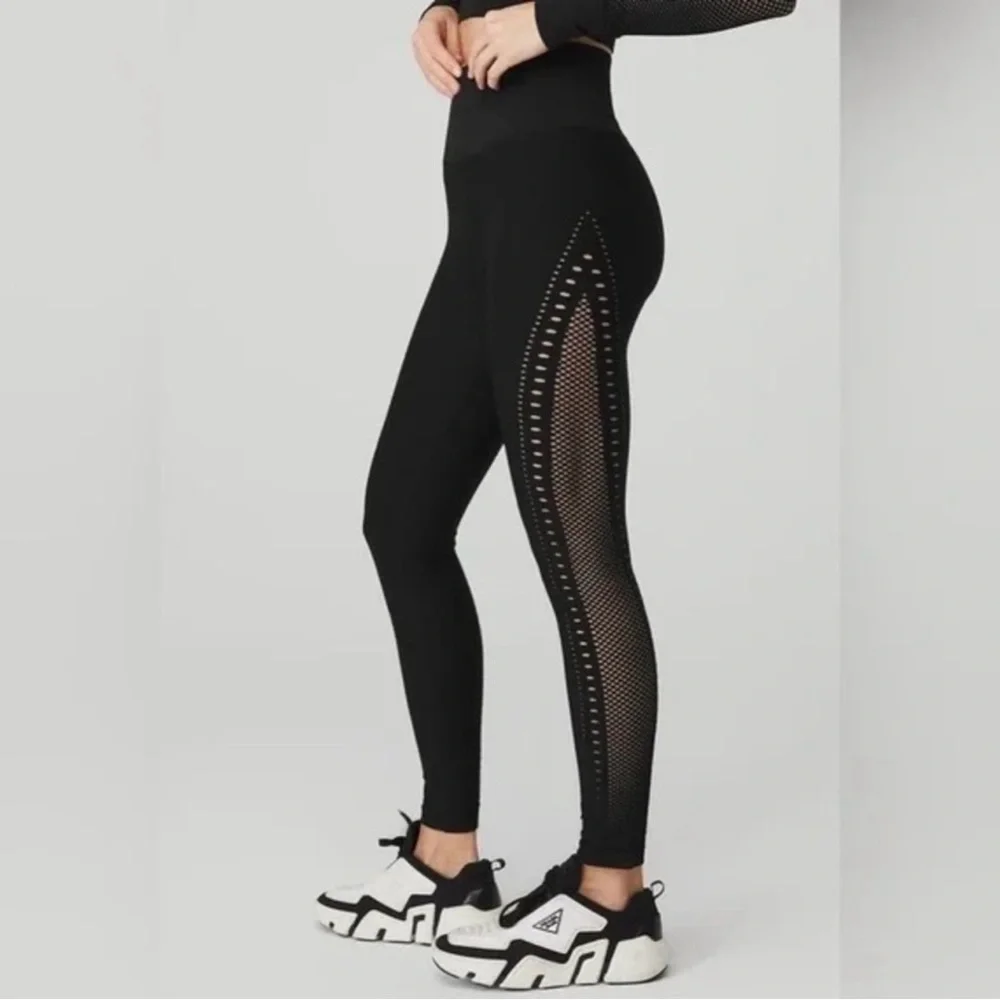 ALO Yoga Black Seamless High Waist Open Air Leggings 7/8 with Cut Out Detail